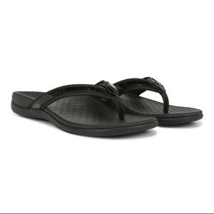 Vionic Women's Tide II Toe Post Sandal, Size 5, like new, Black Patent